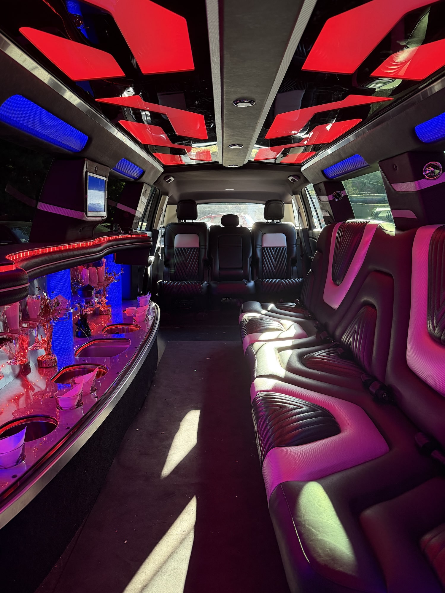 JAC Limos Aviator Interior